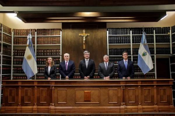 El Superior Tribunal revocó la absolución de un acusado por abuso y validó una declaración espontánea en Cámara Gesell