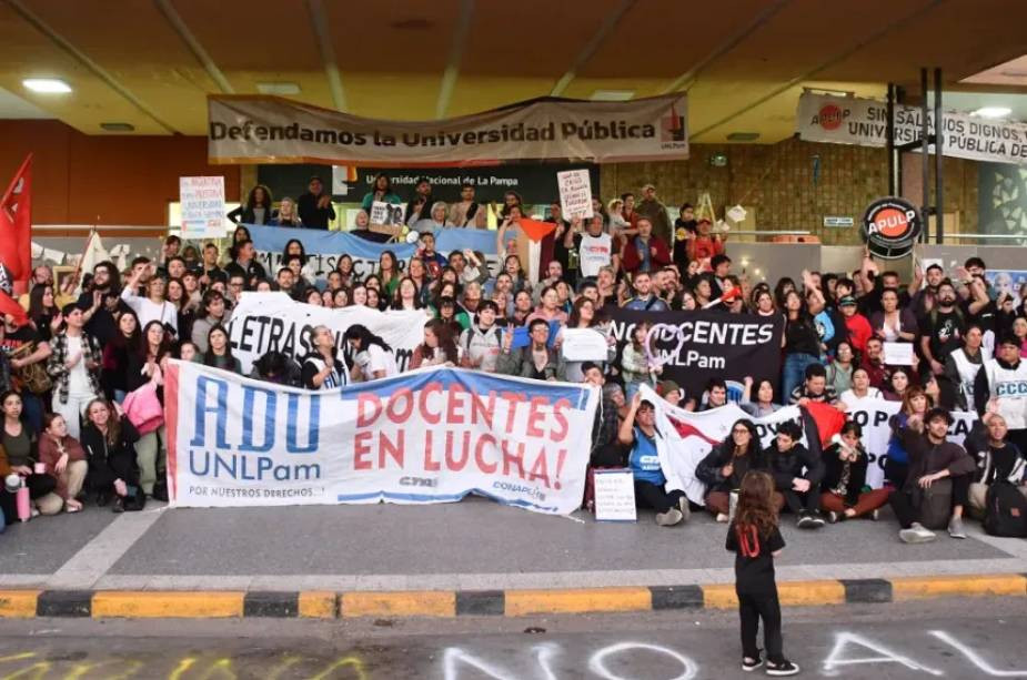 Conflicto universitario: comenzó el paro nacional de 72 horas con fuerte impacto en la UNLPam