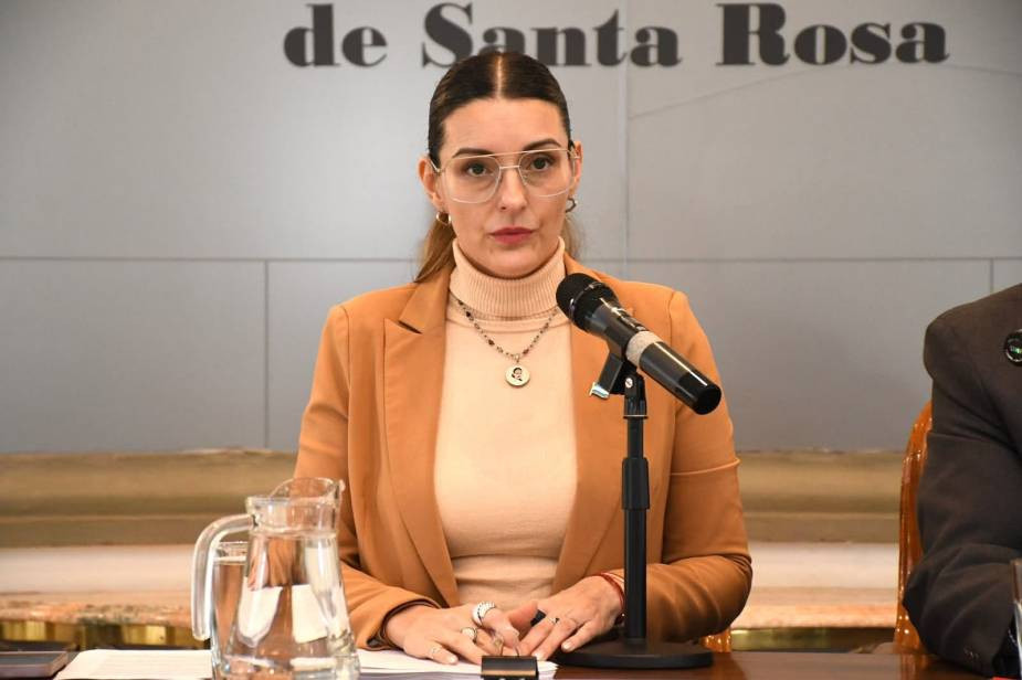 Romina Montes de Oca: “Son tiempos de dejar los nombres y las ambiciones personales”