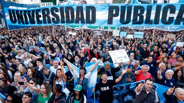 Masiva movilización universitaria exige fondos y salarios en medio de tensiones políticas y judiciales
