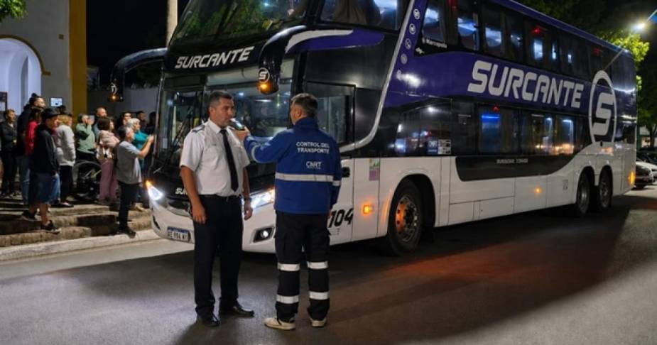 Viajes de egresados: la CNRT recuerda que se pueden solicitar controles a micros y choferes