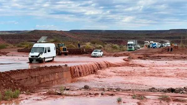 Temporal en Neuquén: rutas interrumpidas, inundaciones y fuerte impacto en Vaca Muerta