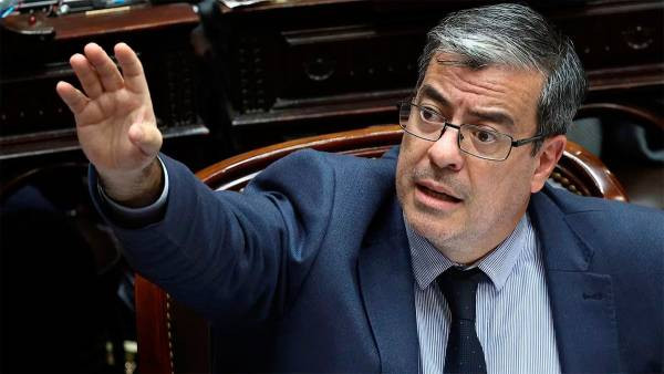 La oposición tensiona la Cámara baja y busca sesionar este jueves con eje en el DNU 70/2023 y las privatizaciones