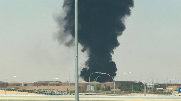 Nuevas detonaciones en Riad: cierran el aeropuerto y crecen los temores por la escalada bélica