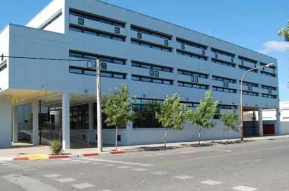 Aval judicial para que una mujer adoptada en 1983 reclame la herencia y alimentos de su padre biológico