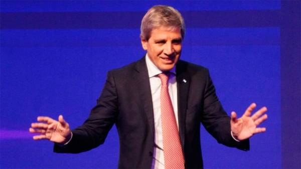 Luis Caputo: "No esperamos volatilidad cambiaria en 2027, pero nos preparamos como si fuera a pasar"