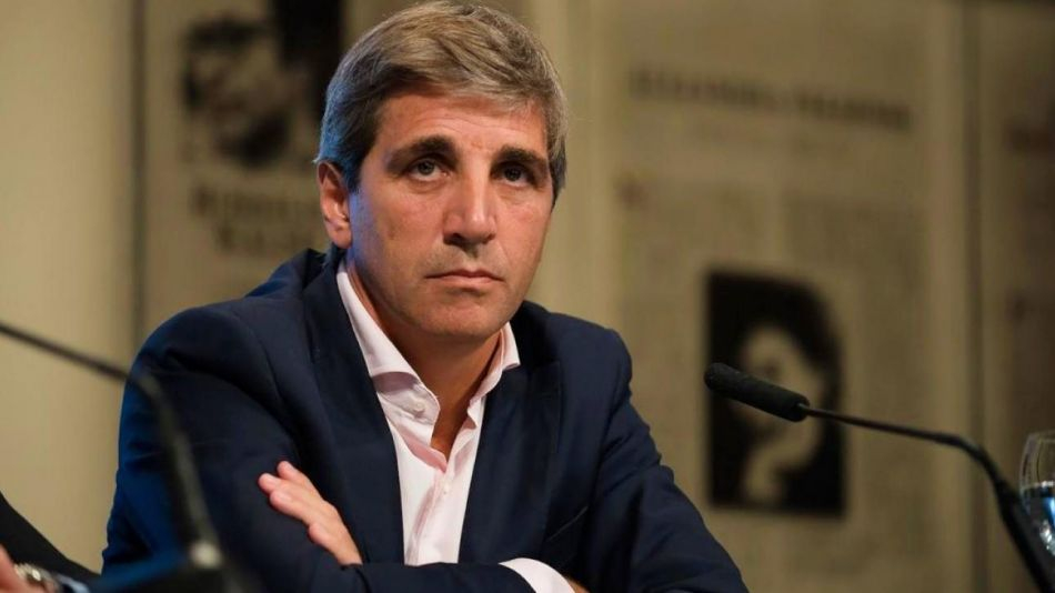 Luis Caputo prometió “dejarlo todo para darle una alegría a los argentinos”
